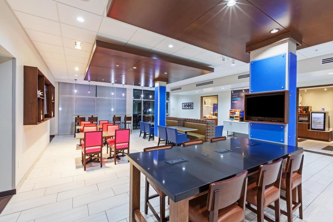 Holiday Inn Express & Suites Tulsa South - Woodland Hills By Ihg Exteriér fotografie